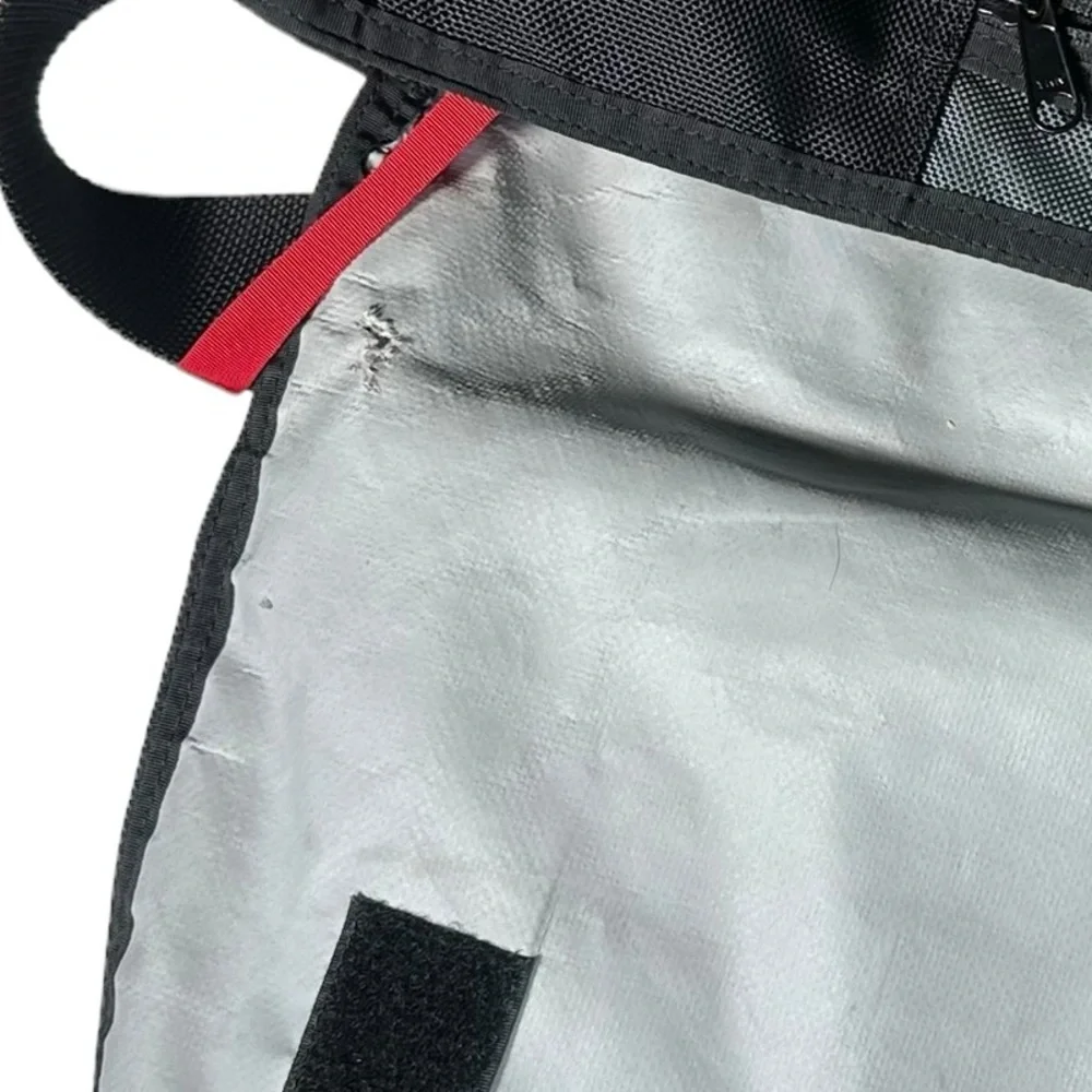 TIMBUK2 Nylon Black and Gray classic Medium messenger Bag